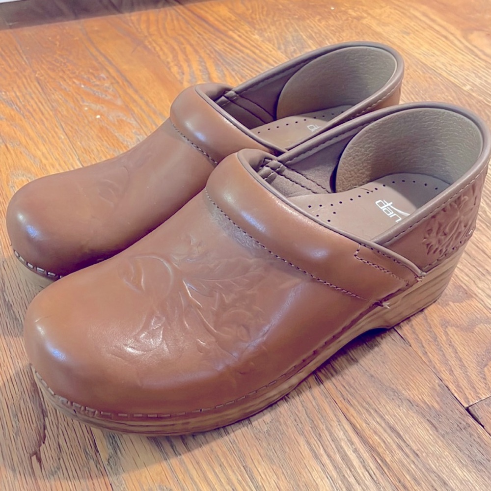 Dansko Clogs light brown embossed leather